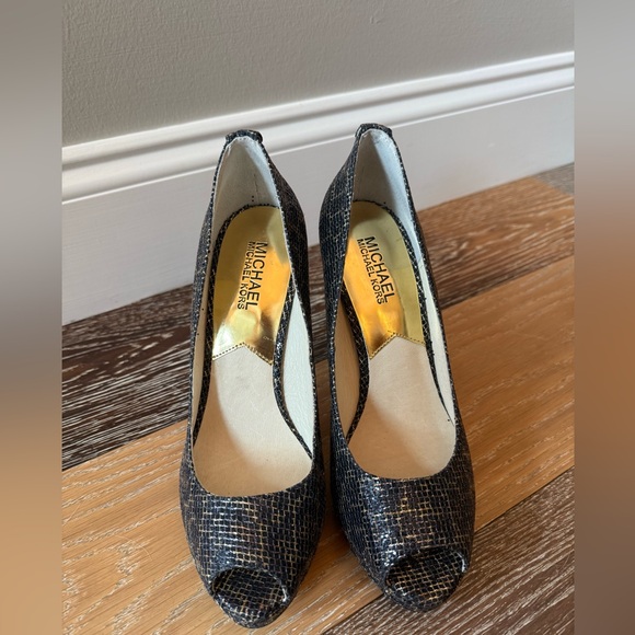 Michael Kors Erika Leopard Print Glitter Platform Peep Toe Pumps Size 7 - Picture 8 of 12